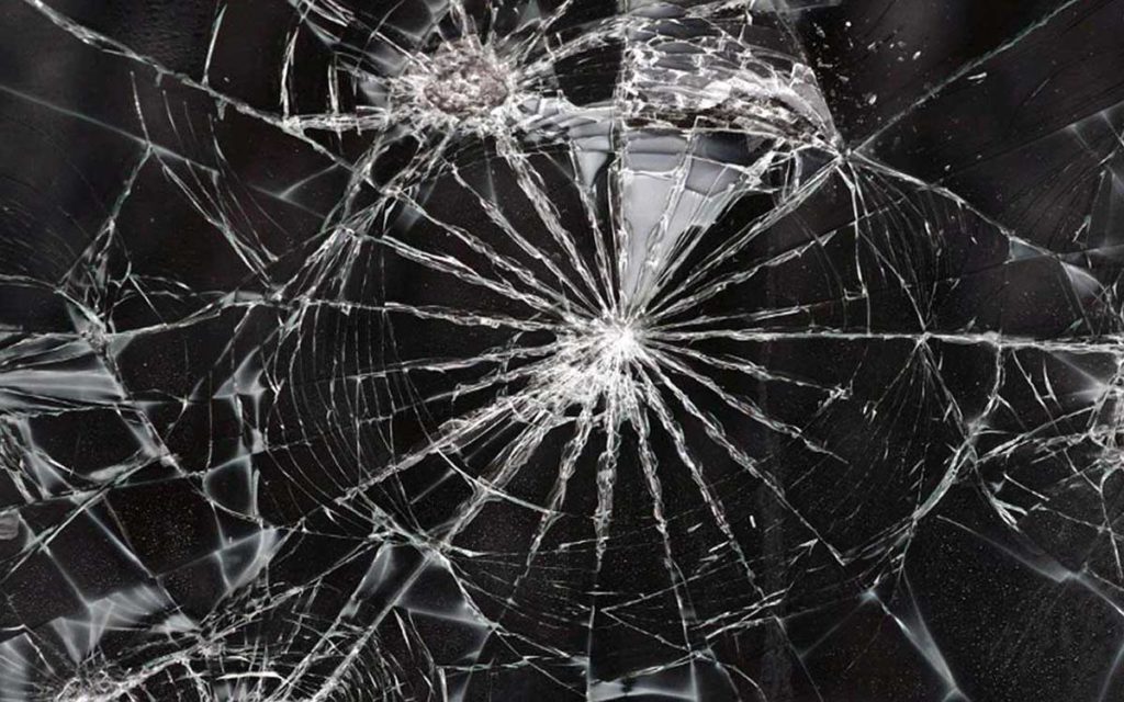 cracked screen wallpaper